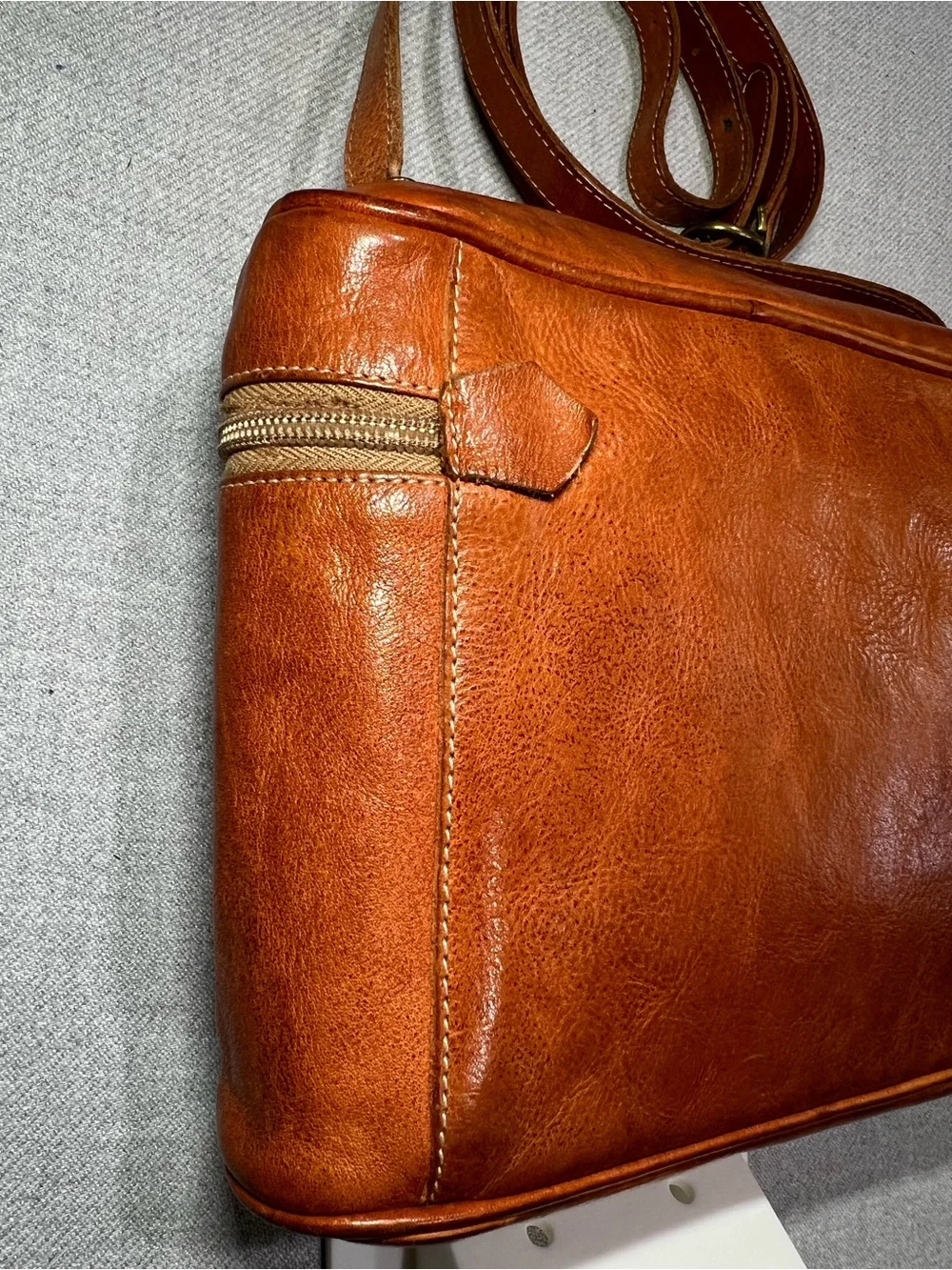 Vtg IL BISONTE Tan Leather Crossbody / Satchel Shoulder Bag Italy